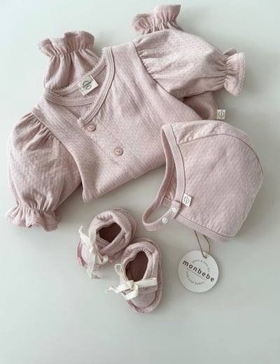 小刺繡花捲邊新生兒服9