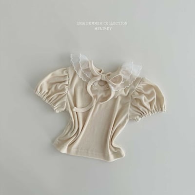 愛心刺繡蕾絲領澎袖上衣(2color)18