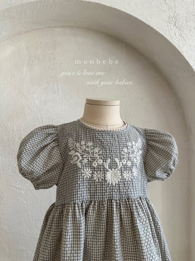 刺繡花朵澎袖格紋包屁衣/洋裝(2color)23