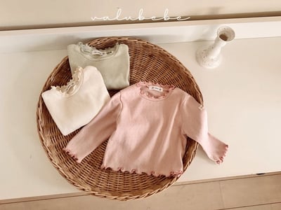 小刺繡木耳捲邊上衣*現貨粉6m10