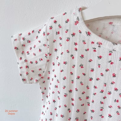 壓紋小花上衣+6分褲套裝(2color)1