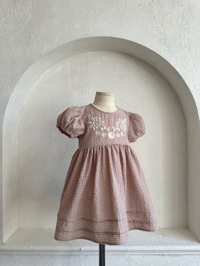 刺繡花朵澎袖格紋包屁衣/洋裝(2color)19