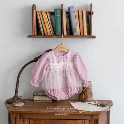 粉格紋小花蕾絲背心包屁裙1