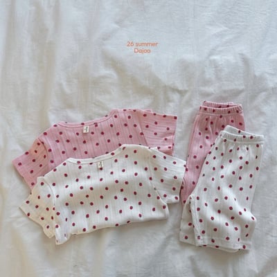 壓紋草莓上衣+6分褲套裝(2color)7