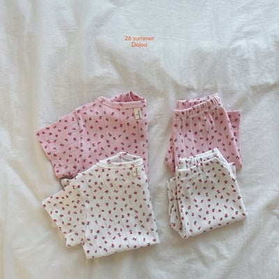 壓紋小花上衣+6分褲套裝(2color)4