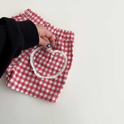 蕾絲愛心滾邊格紋短褲(2color)21