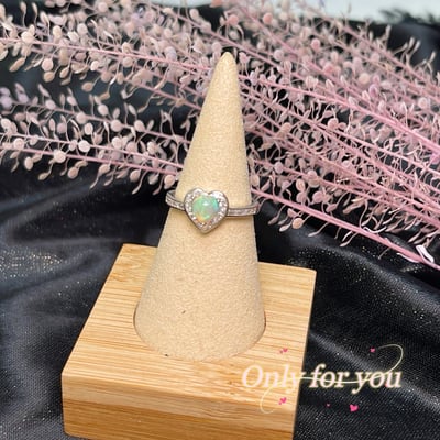 火光遊彩/透體料-《鋯石鑽圈愛心水晶蛋白石戒指》4