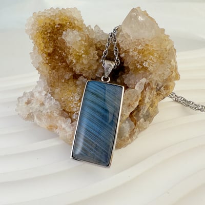 穩定磁場/守護的力量-《長型藍韻光拉長石項鍊》3