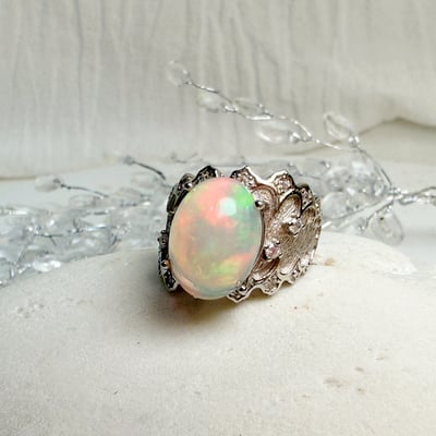 高韻光遊彩/透體料-《頂級高光遊彩蛋白石珠寶戒指》4