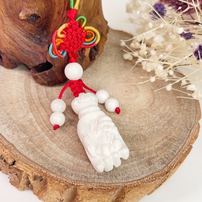 鎮煞/避邪/招財-《天然硨磲佛手貔貅吊飾》1