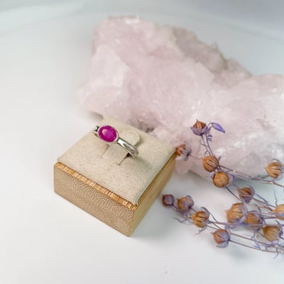 自信魅力/創造幸福-《輕奢簡約無燒紅寶戒指》3