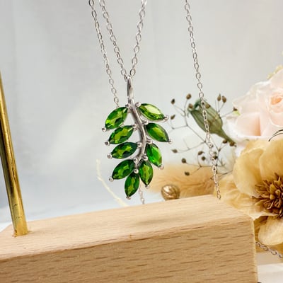 綠色寶石/事業能量-《ㄧ葉致富透輝石項鍊》5