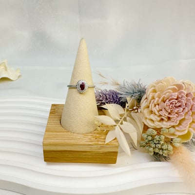 自信魅力/創造幸福-《無燒直橢圓紅寶戒指》1