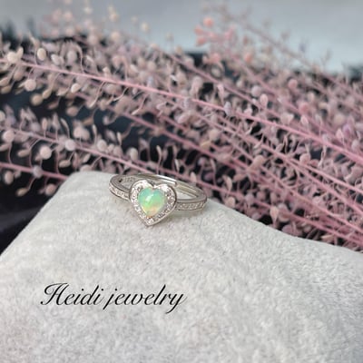 火光遊彩/透體料-《鋯石鑽圈愛心水晶蛋白石戒指》6