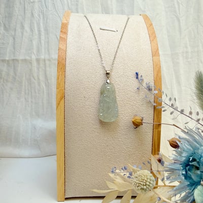 平安/吉祥/靜心-《冰種翡翠站立觀音項鍊》1