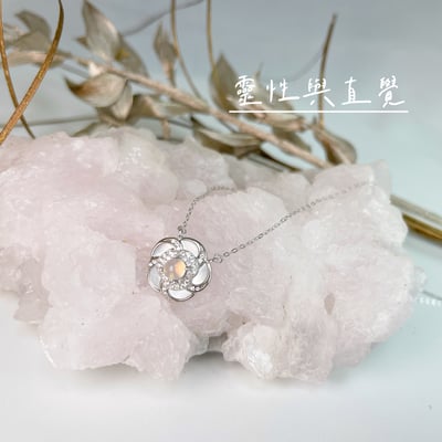 靈性/直覺-《馬島彩色月光山茶花項鍊》5
