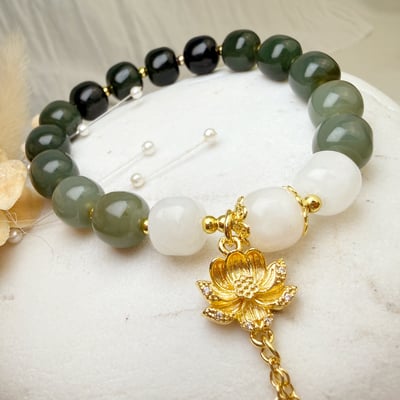 平安/招財/珍藏-《蓮花漸層和田玉手鍊》2