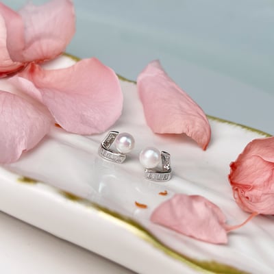 輕奢珠寶-《幾何V珍珠耳針》2