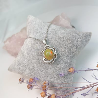 火光遊彩/透體料-《橘黃色蛋白石蛋面項鍊》3