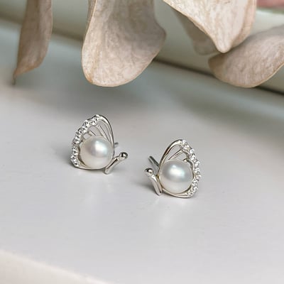輕奢珠寶-《蝴蝶翅膀珍珠耳針》5