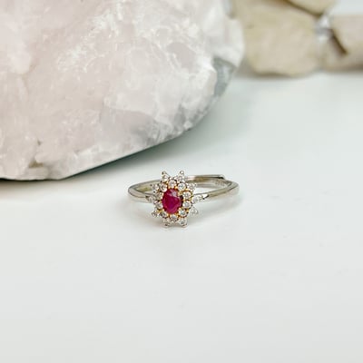 自信魅力/創造幸福-《輕奢華滿鑽無燒紅寶戒指》2