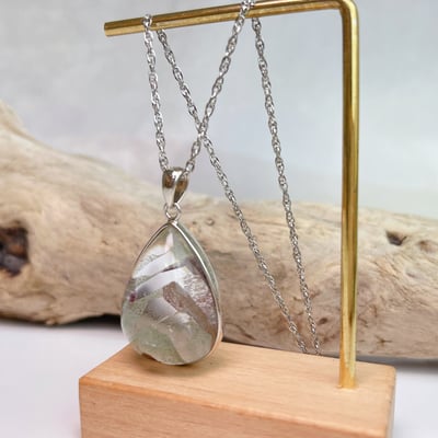 事業/財富-《紅綠相間層山幽靈水晶項鍊》2