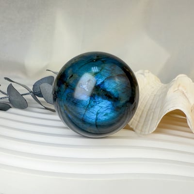 原礦球/磁場-《高閃光黑體拉長石球》A13