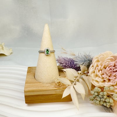 事業蓬勃/生命力-《橢圓沙弗萊方臺戒指》1