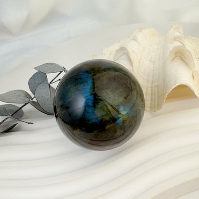 原礦球/磁場-《高閃光黑體拉長石球》A12