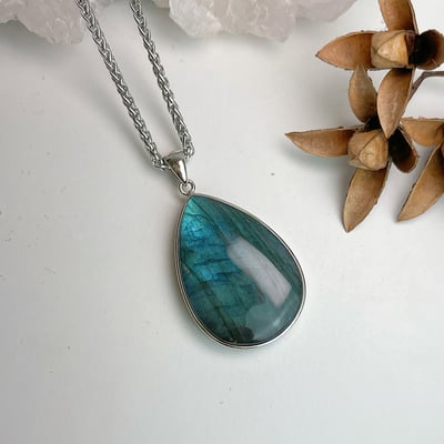 穩定磁場/守護的力量-《高檔水滴藍韻光拉長石項鍊》3