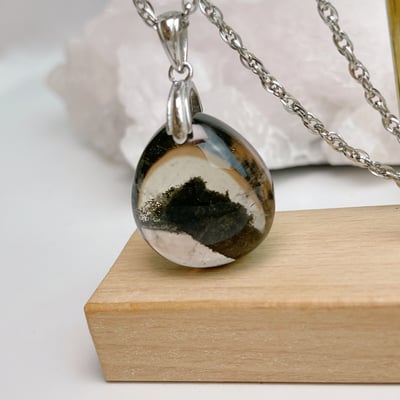 事業/財富-《內包山景綠幽靈水晶項鍊》5