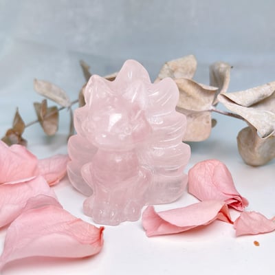 狐狸神獸/招貴人招財-《原礦粉晶九尾狐雕件》2