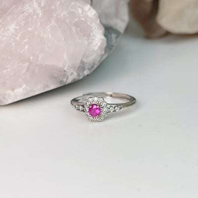 自信魅力/創造幸福-《輕奢閃鑽無燒紅寶戒指》5