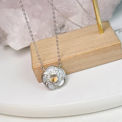 靈性/直覺-《馬島彩色月光山茶花項鍊》3