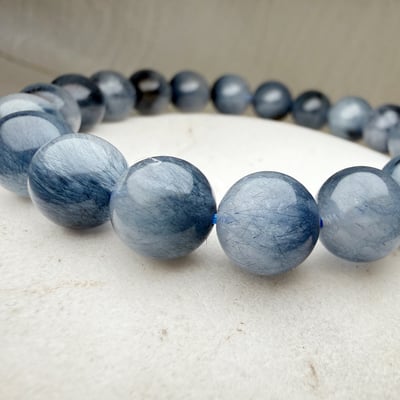 心靈/思維/沉穩-《10mm水墨鋼絲藍兔毛手鍊》2