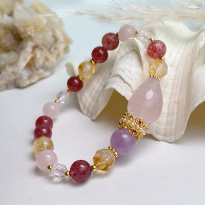 開運/招財/桃花-《水滴粉晶草莓晶手鍊》2