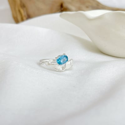 強力魔法的守護-《飄逸彩帶拓帕石戒指》6