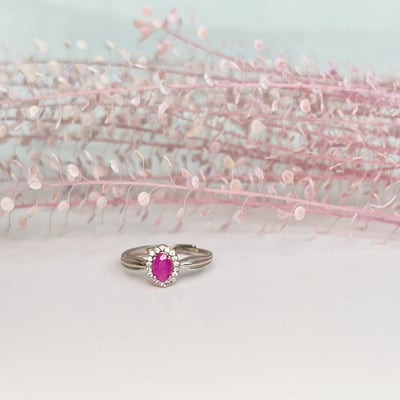 自信魅力/創造幸福-《宮廷風滿鑽無燒紅寶戒指》2