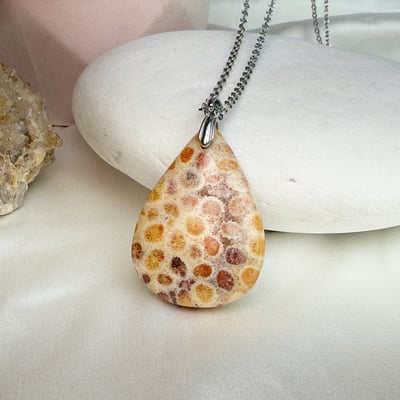 吉祥富貴/養顏美容-《菊花珊瑚玉項鍊》52