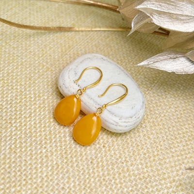 辟邪去災/招財納福-《簡約設計黃蜜蠟耳環》3