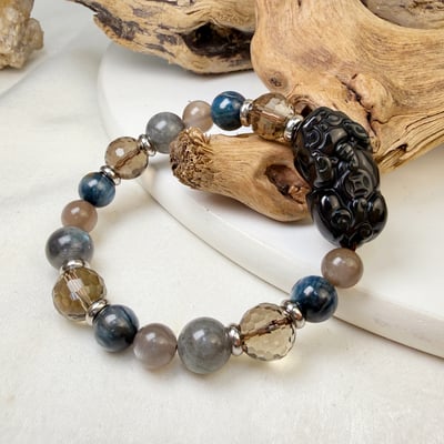 招財擋煞/水晶能量-《彩虹黑曜貔貅月亮系藍晶手鍊》3