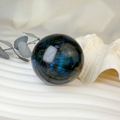 原礦球/磁場-《高閃光黑體拉長石球》A42