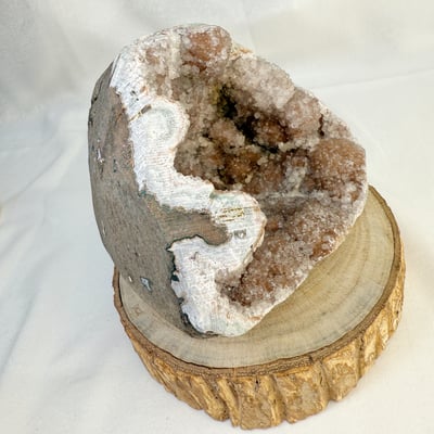 聚財聚氣/淨化磁場-《變種紅底晶洞原礦擺件》8