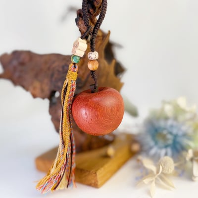 招福避邪-《紅檀木 蘋果原木吊飾》2