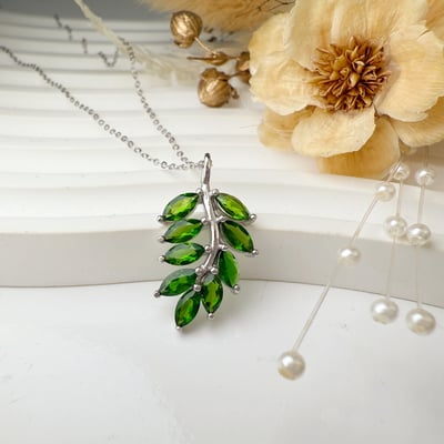 綠色寶石/事業能量-《ㄧ葉致富透輝石項鍊》6