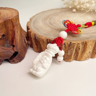 鎮煞/避邪/招財-《天然硨磲佛手貔貅吊飾》2