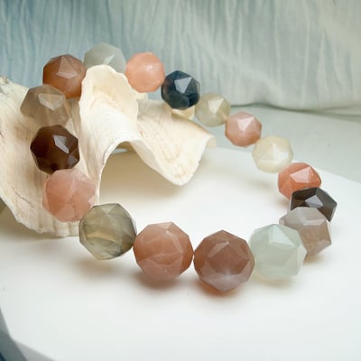 正能量/安穩平靜-《11mm彩色月光石角珠手串》2