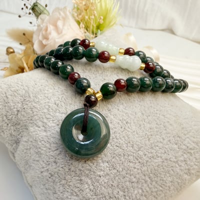 珍品收藏/守護的能量-《油青翡翠三圈平安扣手鍊》2