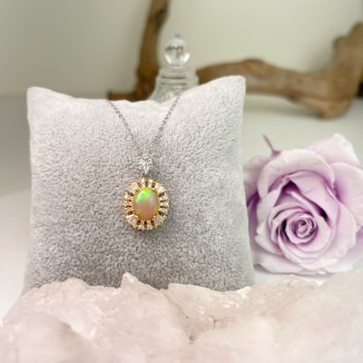 高檔游彩/心靈寶石-《高火彩鑽圈蛋白石項鍊》2