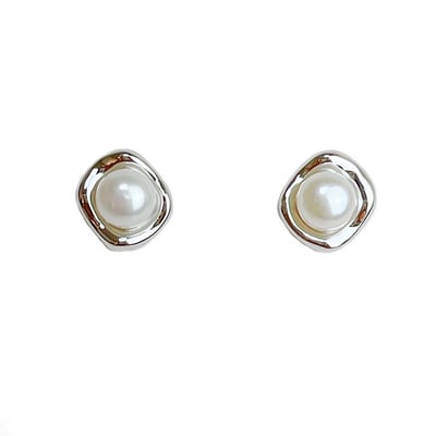 輕奢珠寶-《不規則方型台珍珠耳針》1